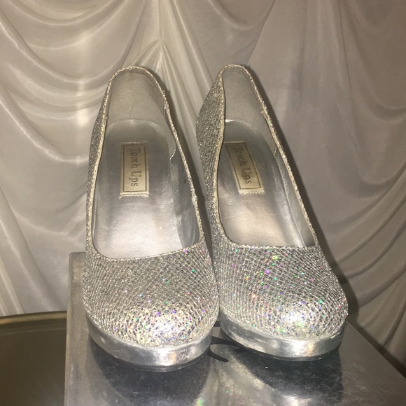 Silver pumps - Picture 2 of 3